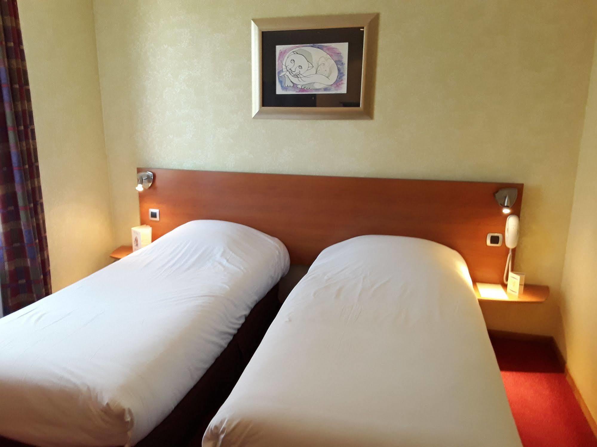 In Situ Hotel 瓦朗西纳 外观 照片