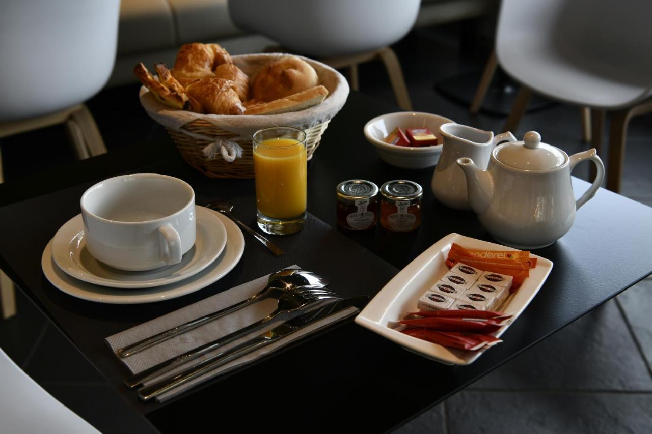 In Situ Hotel 瓦朗西纳 外观 照片