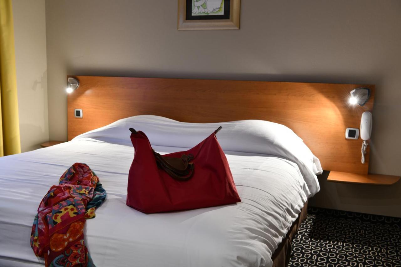 In Situ Hotel 瓦朗西纳 外观 照片