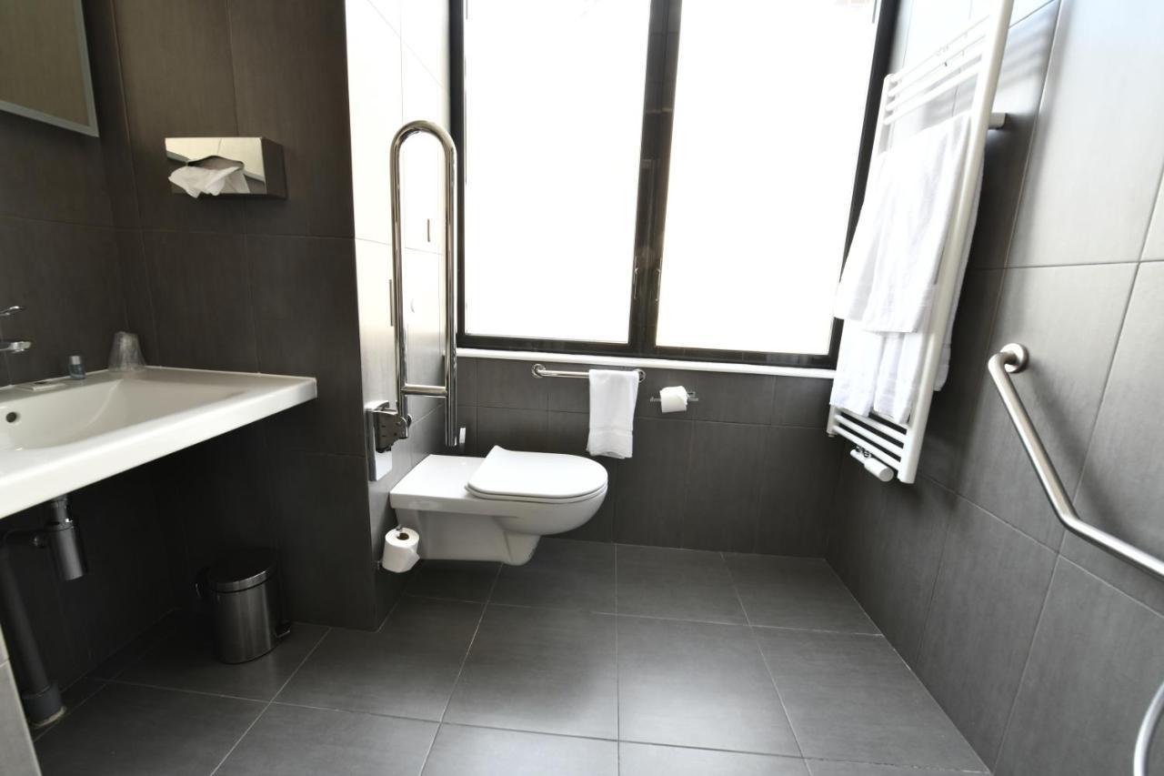 In Situ Hotel 瓦朗西纳 外观 照片